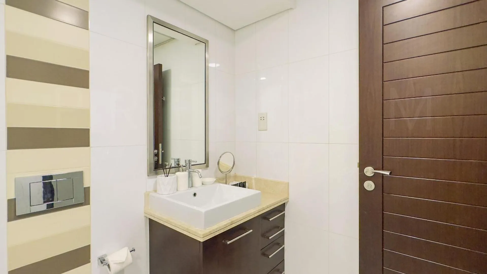 Boulevard Central 1Br-1208 Dubai United Arab Emirates